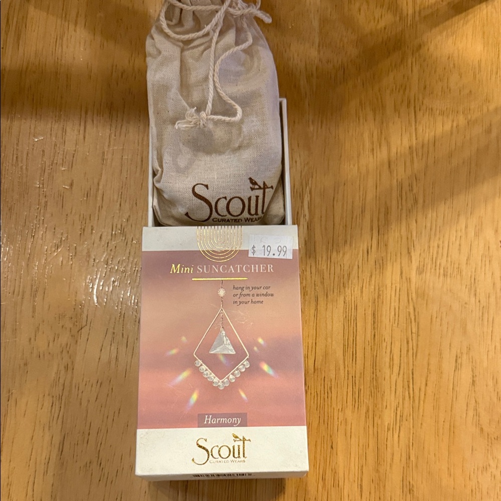 Scout Mini Suncatcher - Silver and White